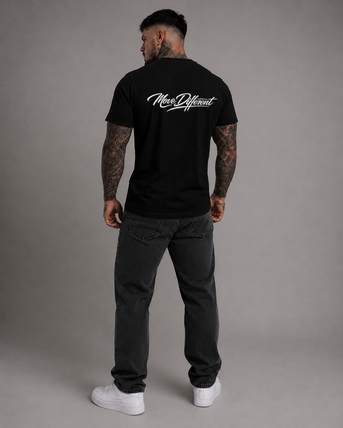 Move Different Tee Black