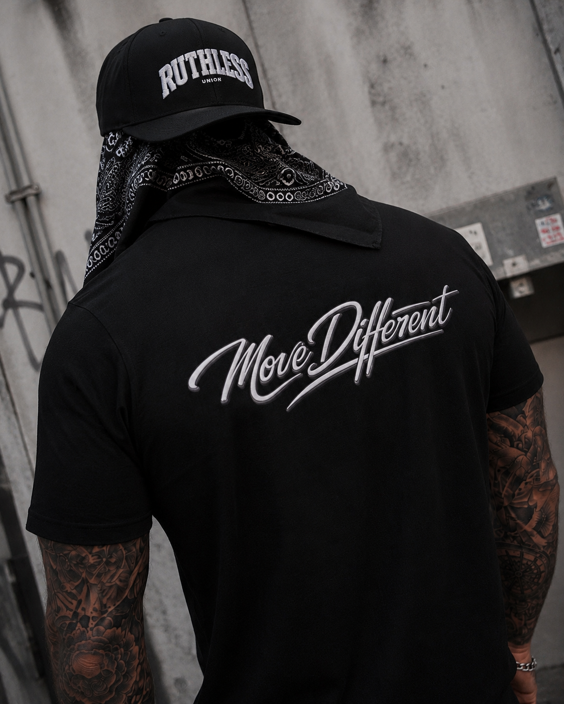 Move Different Tee Black