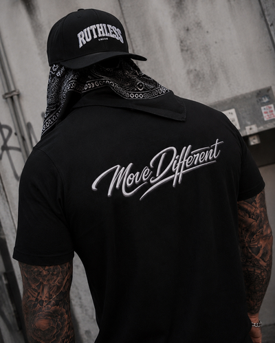Move Different Tee Black