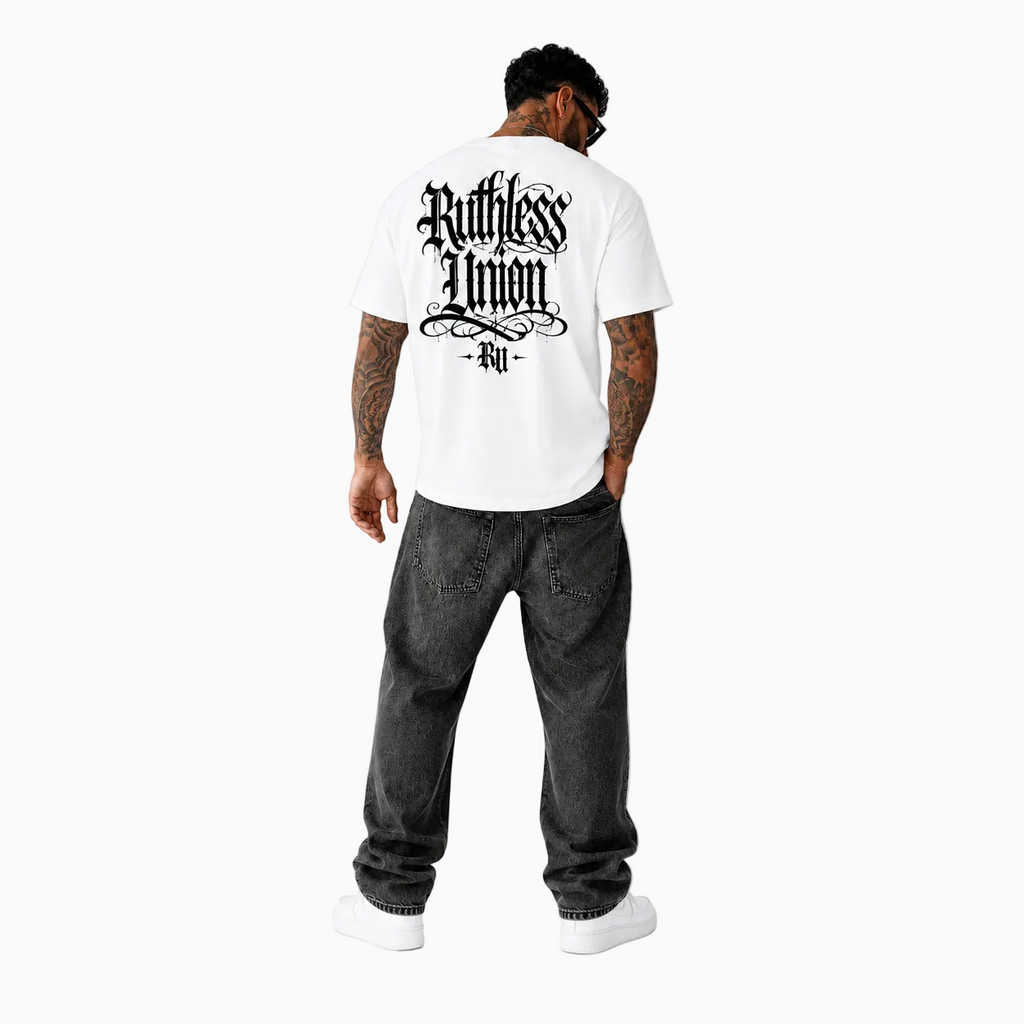 RU – SCRIPT TEE WHITE